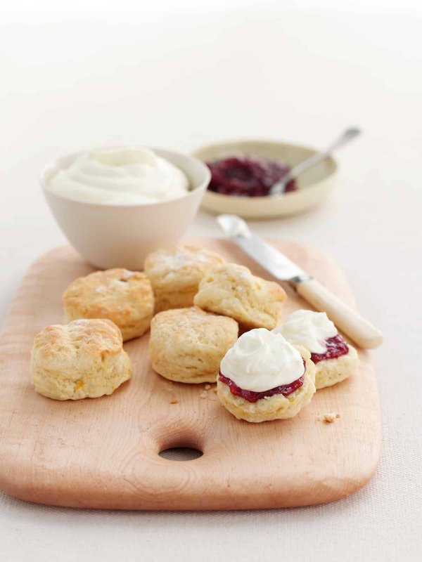 Come fare dei scones britannici soffici per il tè del pomeriggio?